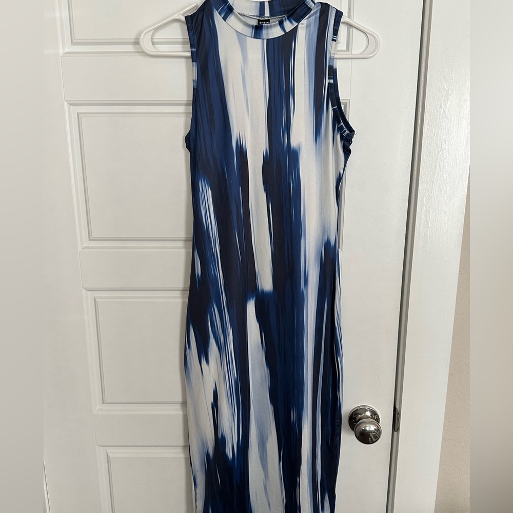 Em’s Dress Closet